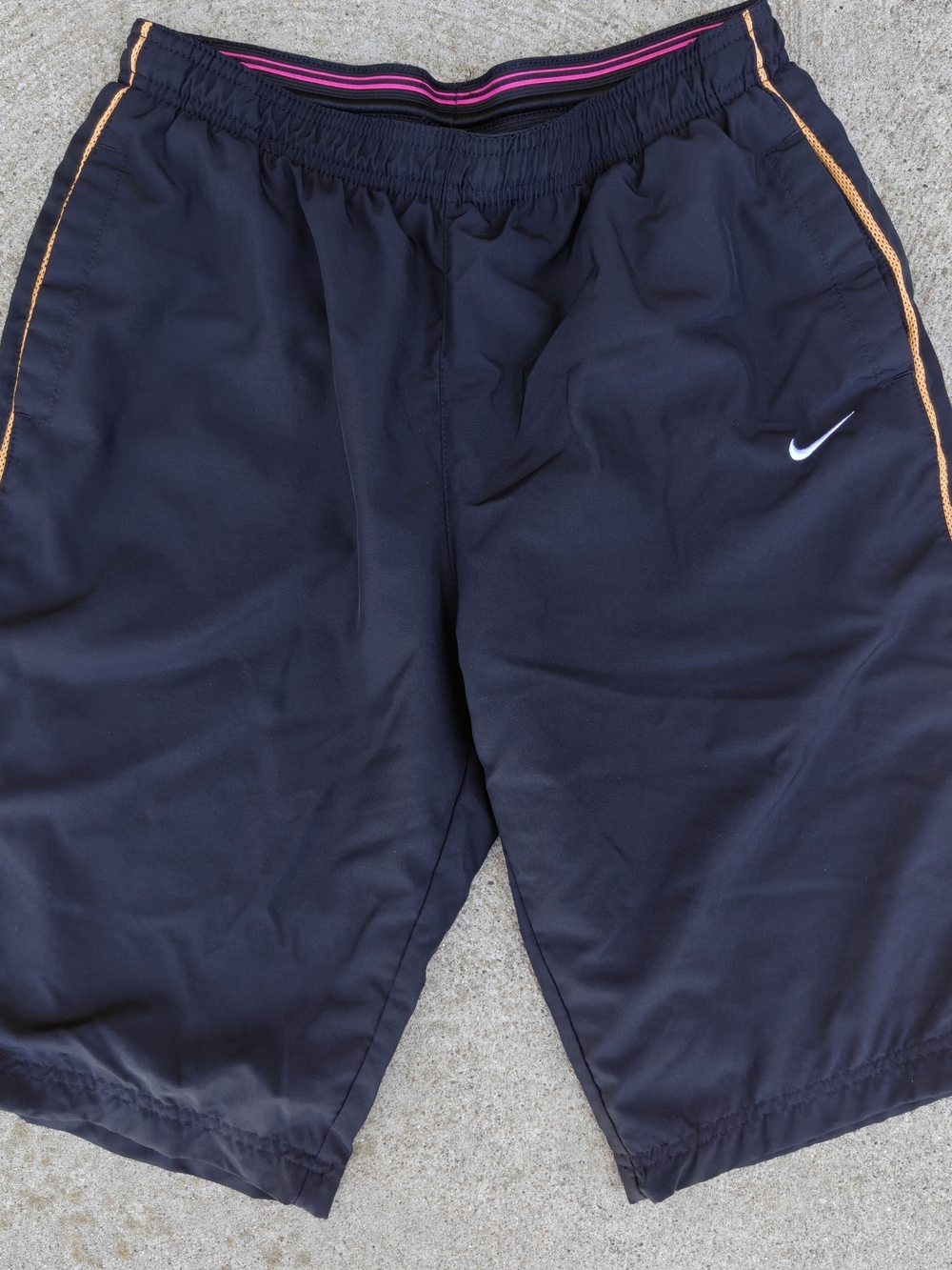 Nike Performance Women’s Athletic Bermuda Shorts Small Black Mesh Lined S (4-6)